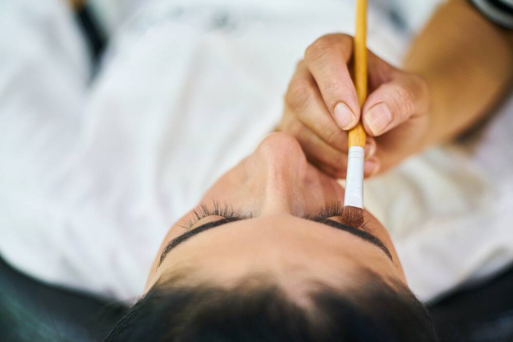Augenbrauen & Wimpern färben